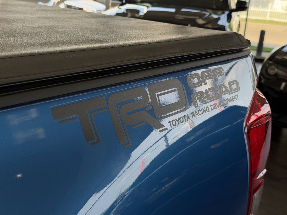 2017 Toyota Tacoma TRD Double Cab V6 4x4 photo 21