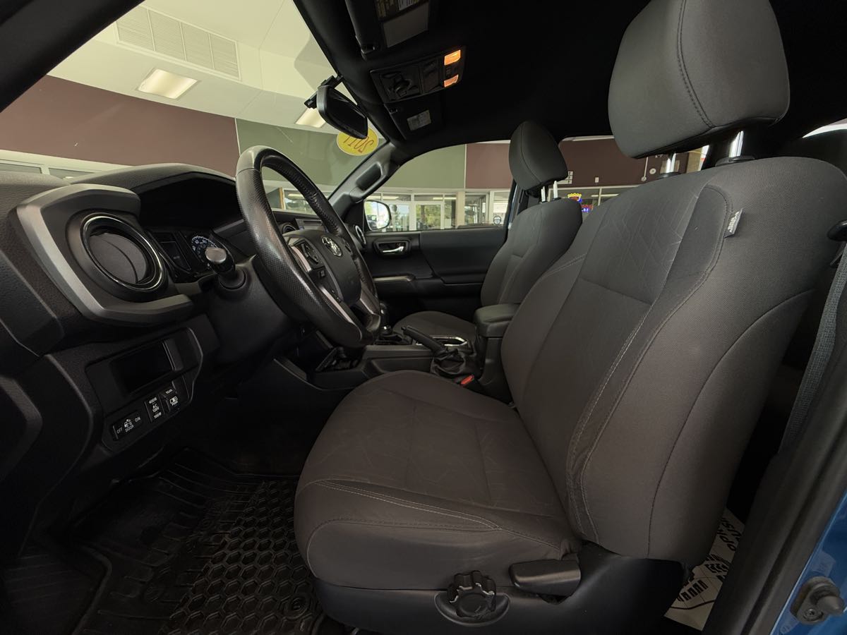 2017 Toyota Tacoma TRD Double Cab V6 4x4 photo 24