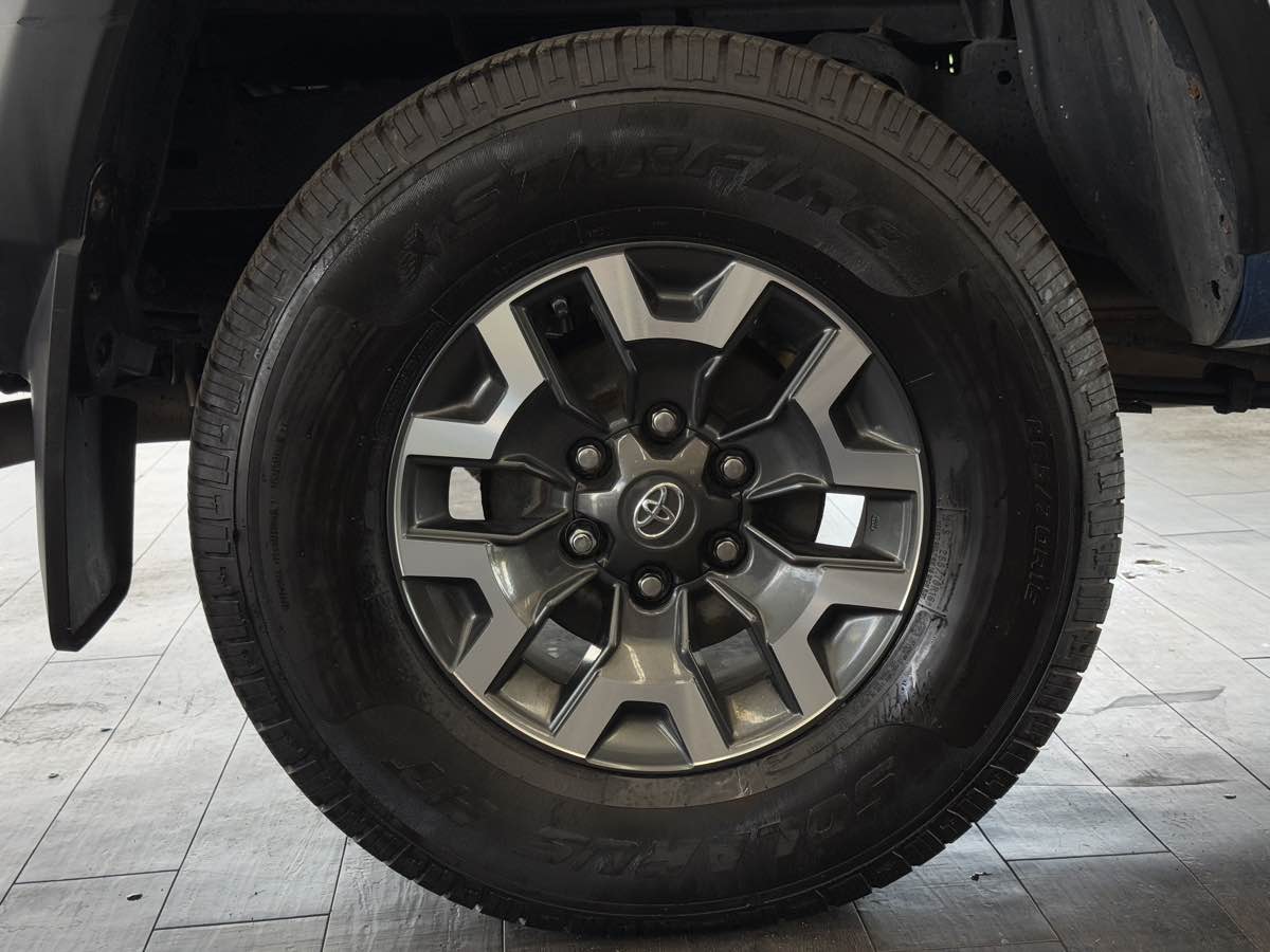 2017 Toyota Tacoma TRD Double Cab V6 4x4 photo 35