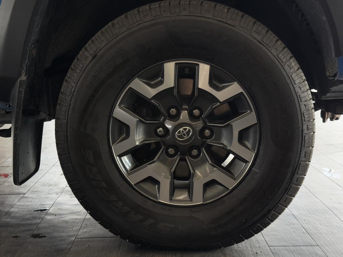 2017 Toyota Tacoma TRD Double Cab V6 4x4 photo 36