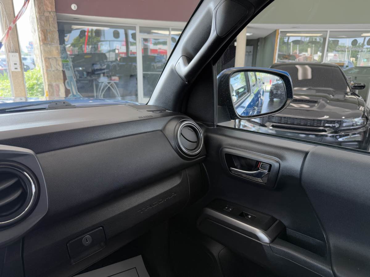 2017 Toyota Tacoma TRD Double Cab V6 4x4 photo 39