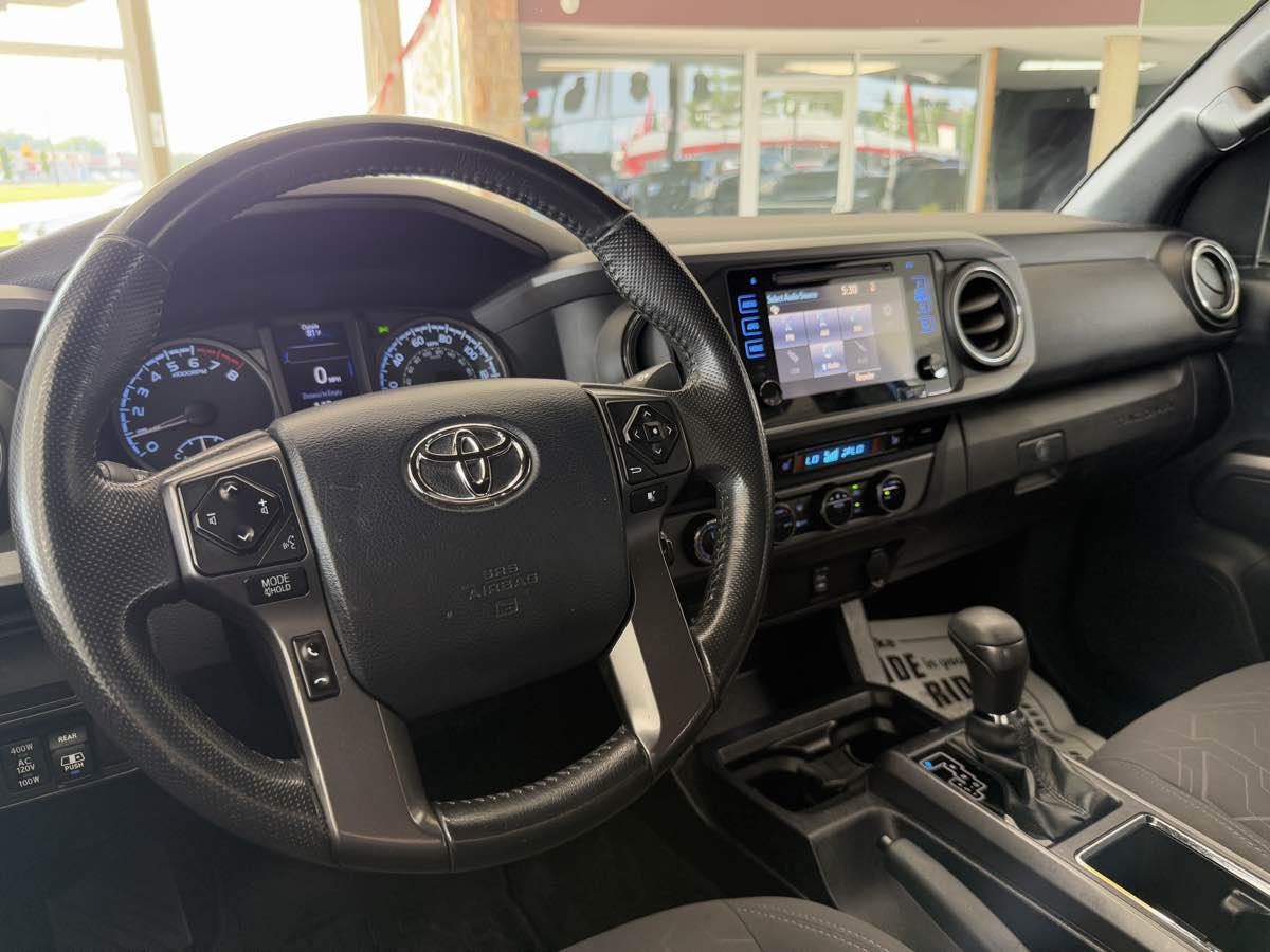 2017 Toyota Tacoma TRD Double Cab V6 4x4 photo 41