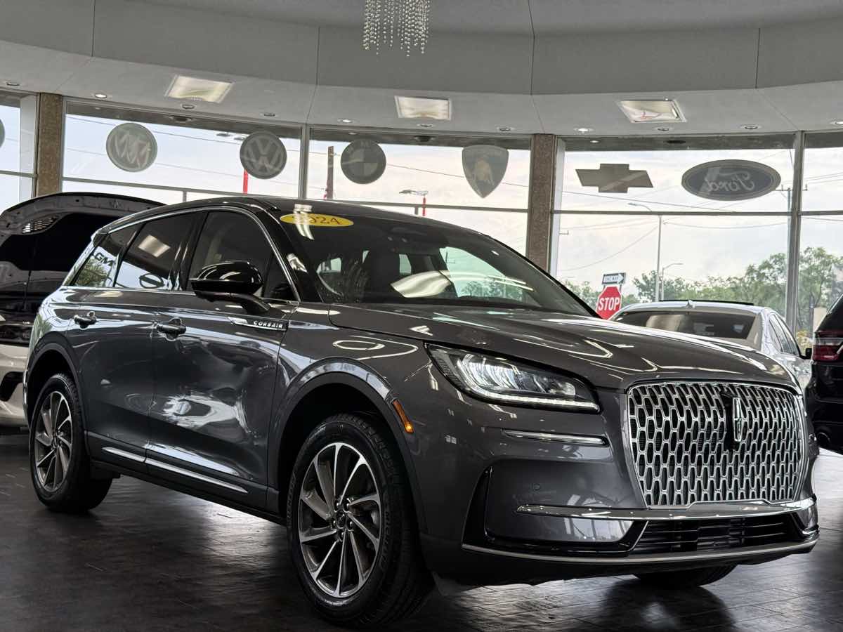 2024 Lincoln Corsair Premiere photo 2
