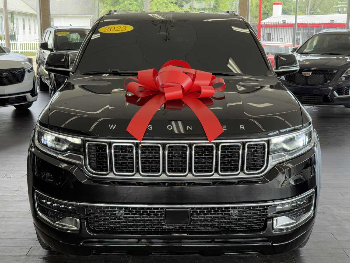 2023 Jeep Wagoneer L Series II photo 4
