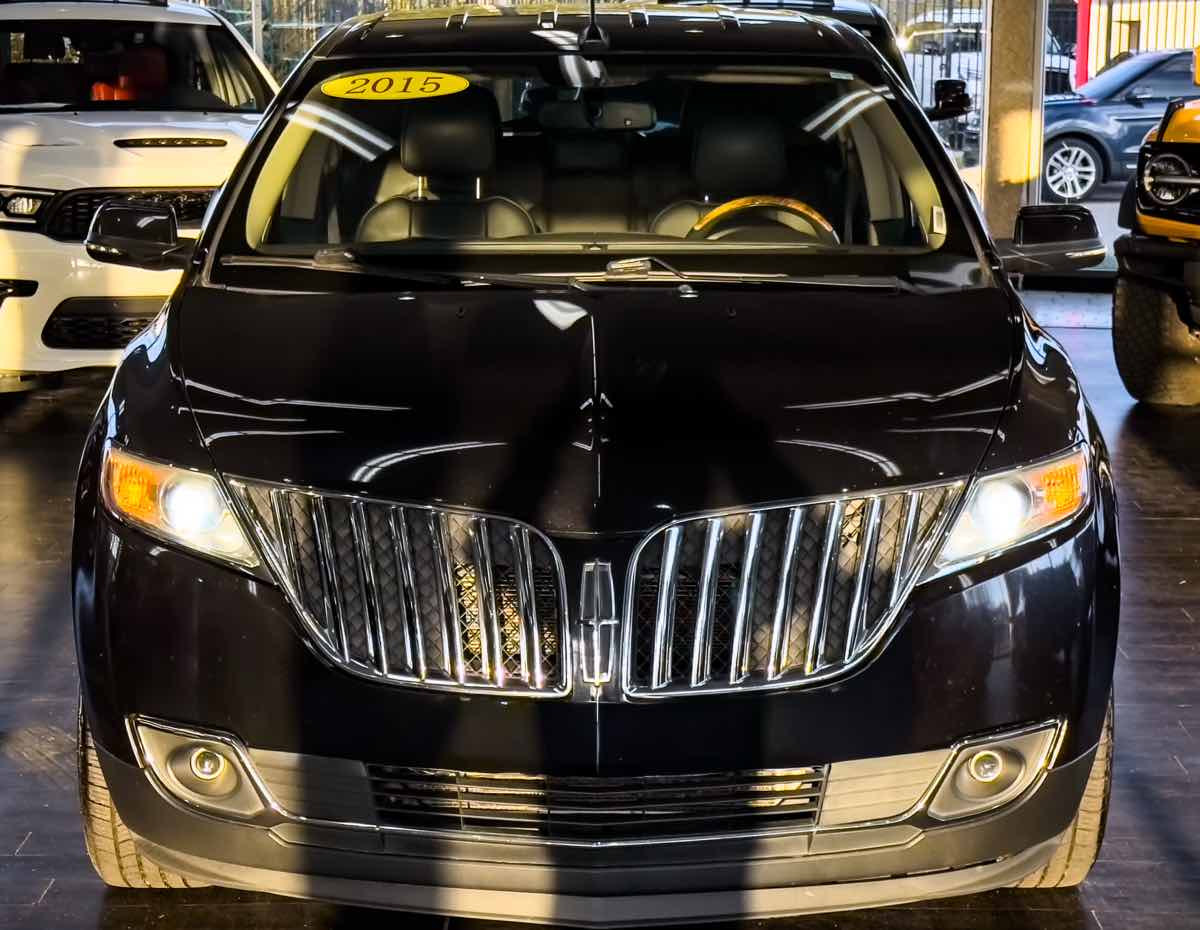 2015 Lincoln MKX photo 3