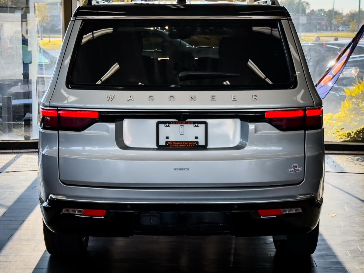 2024 Jeep Wagoneer Base photo 11