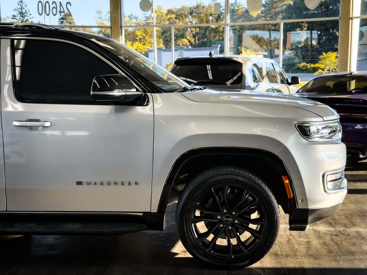 2024 Jeep Wagoneer Base photo 15
