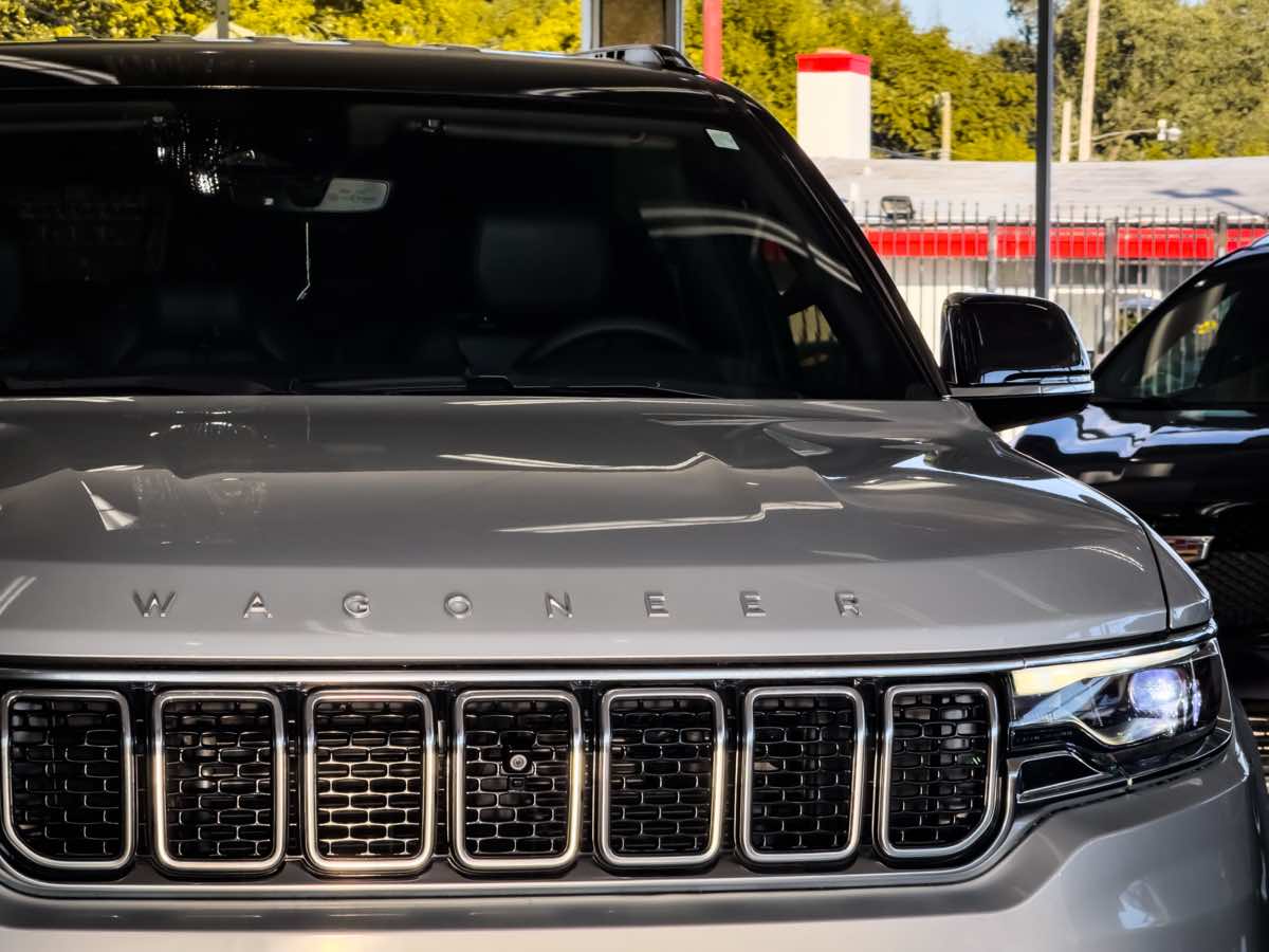 2024 Jeep Wagoneer Base photo 18
