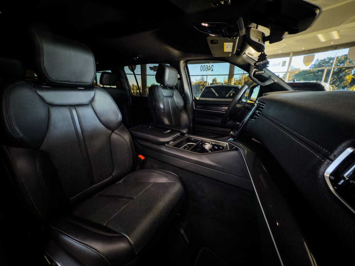 2024 Jeep Wagoneer Base photo 29
