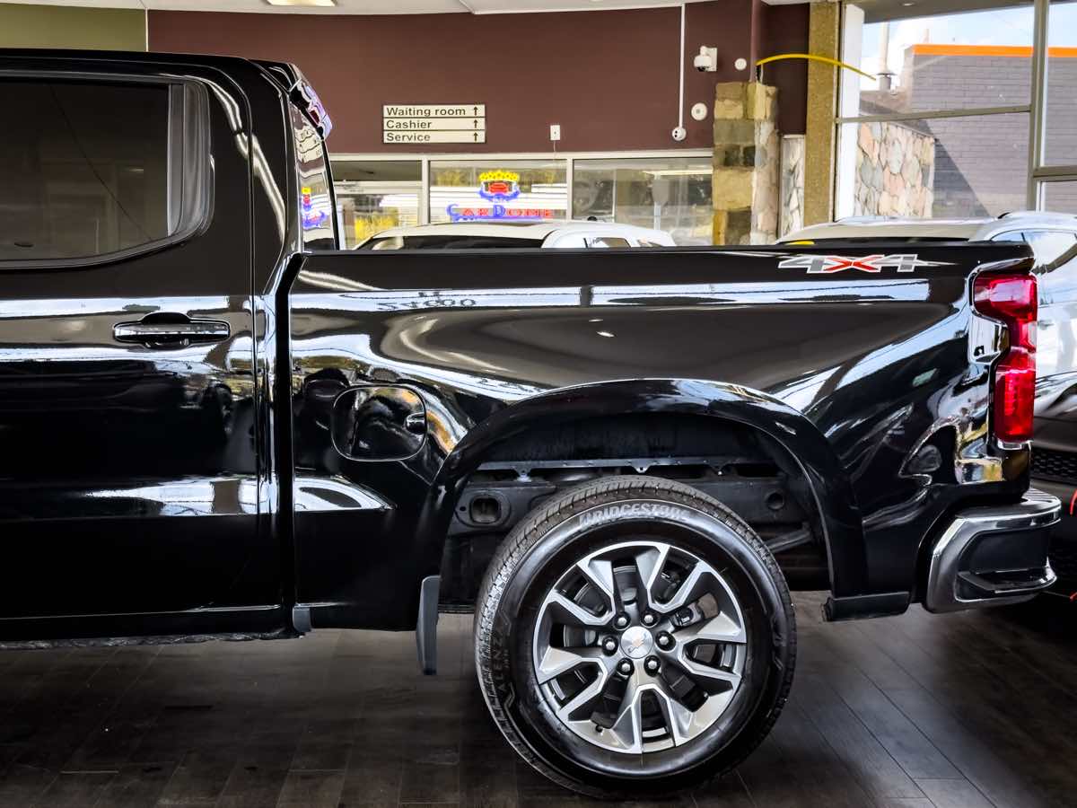 2024 Chevrolet Silverado 1500 LT photo 8