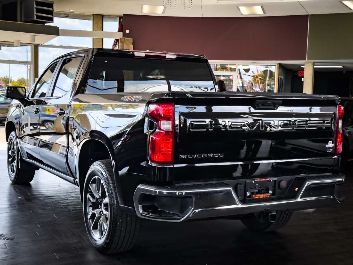 2024 Chevrolet Silverado 1500 LT photo 9