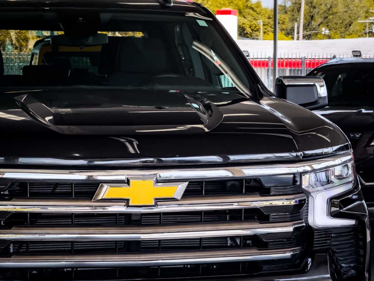 2024 Chevrolet Silverado 1500 LT photo 16