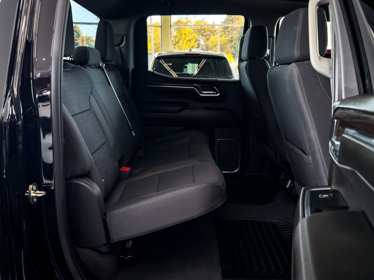 2024 Chevrolet Silverado 1500 LT photo 25