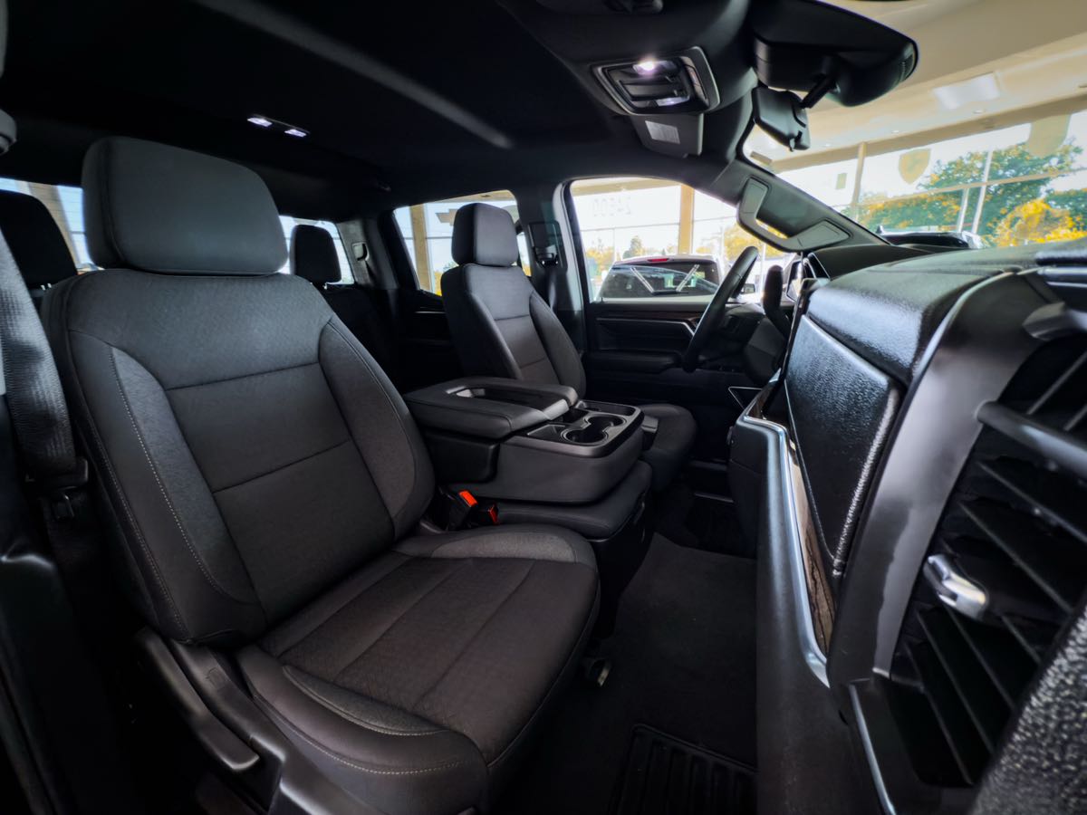 2024 Chevrolet Silverado 1500 LT photo 27