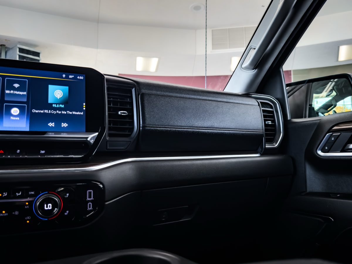 2024 Chevrolet Silverado 1500 LT photo 29