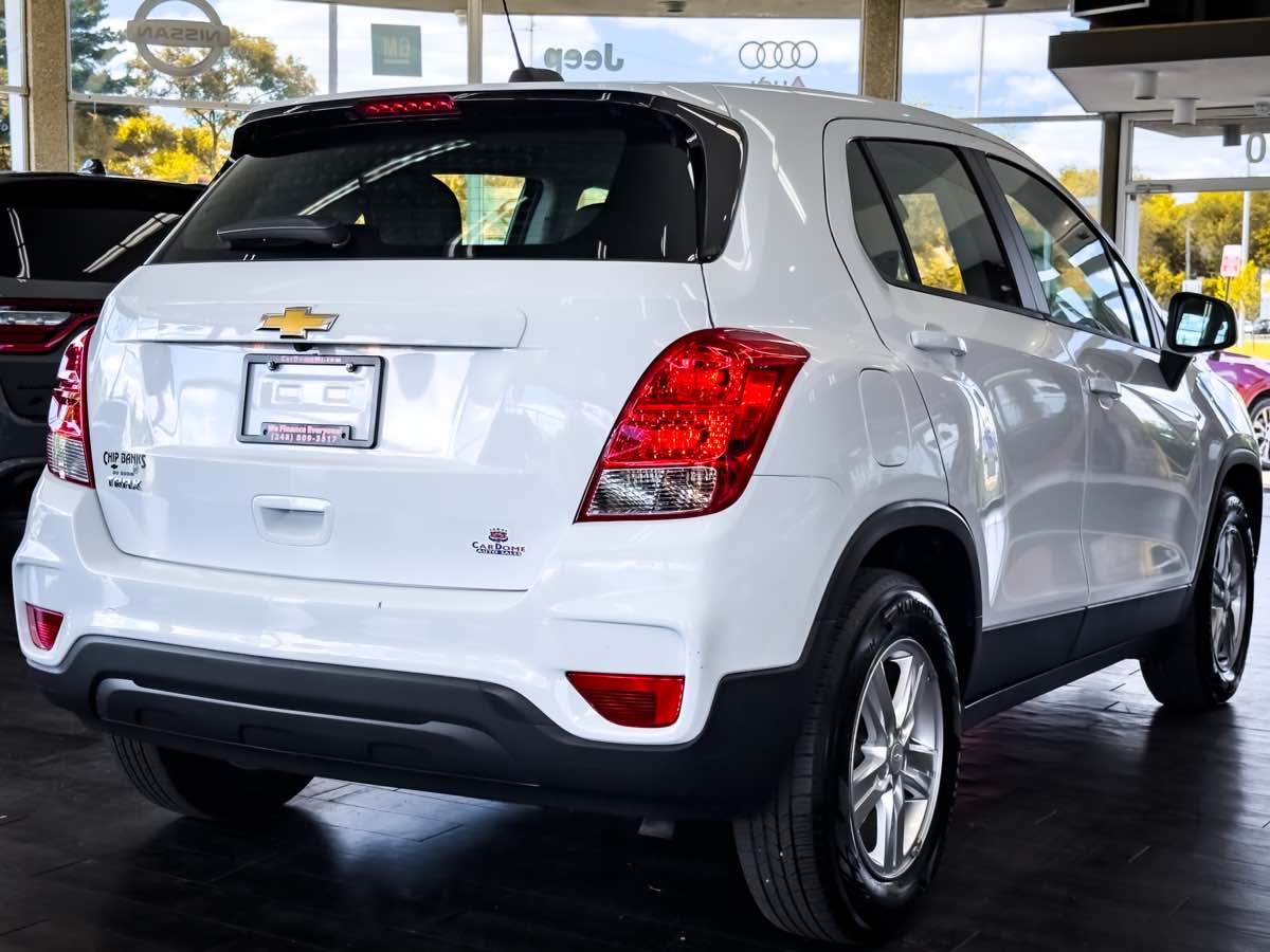 2020 Chevrolet Trax LS photo 11