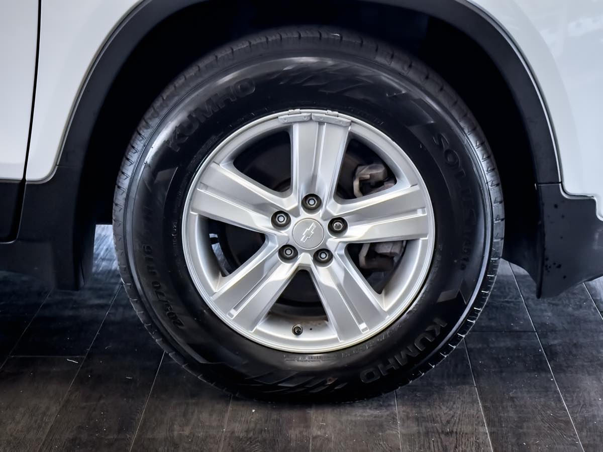 2020 Chevrolet Trax LS photo 21