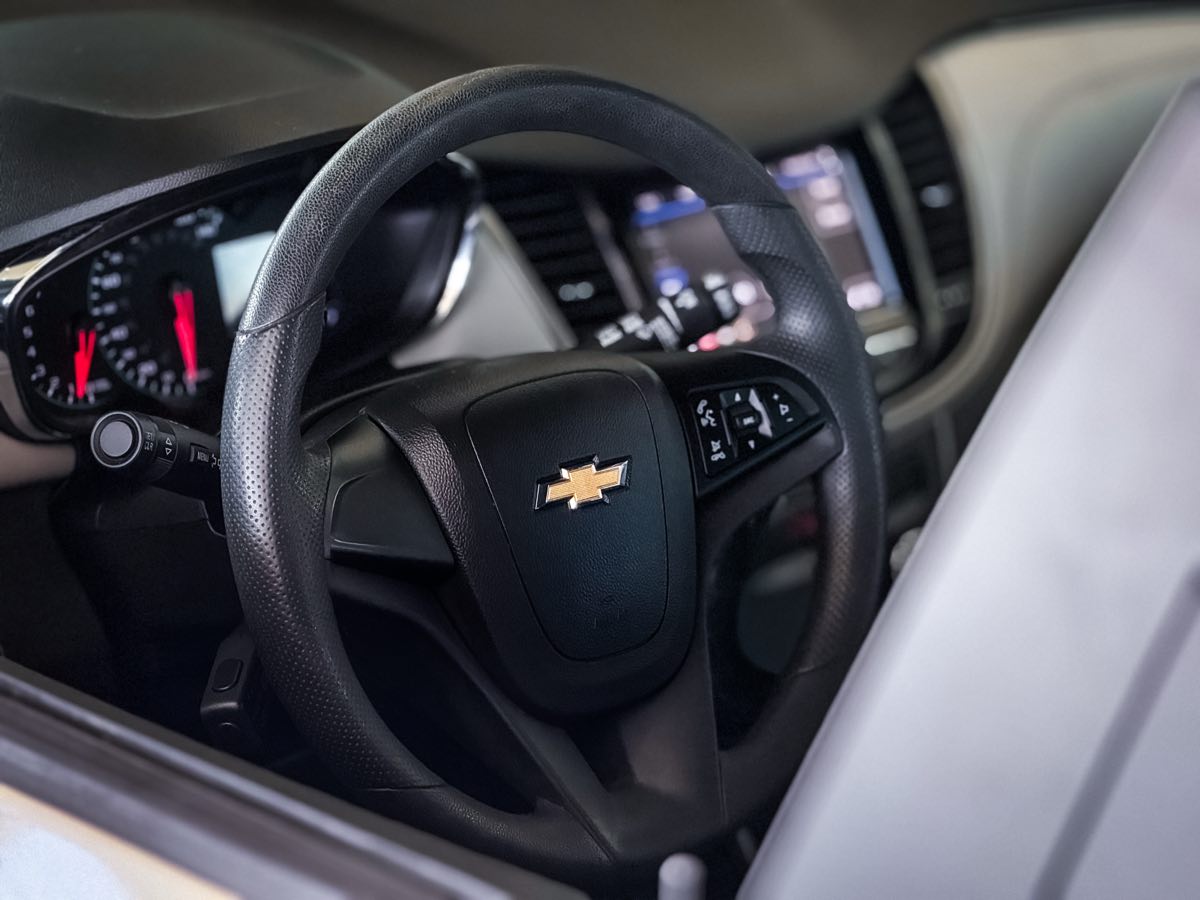2020 Chevrolet Trax LS photo 23