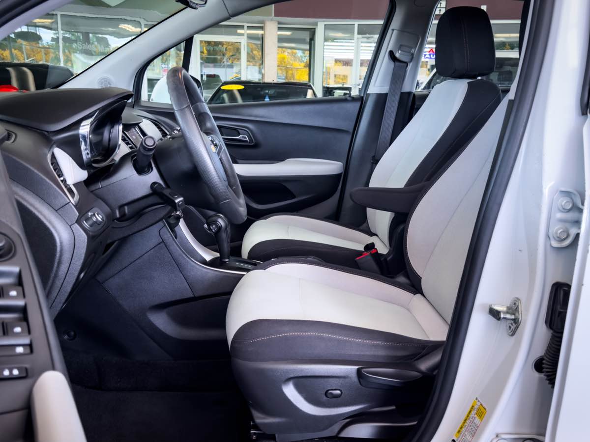 2020 Chevrolet Trax LS photo 24