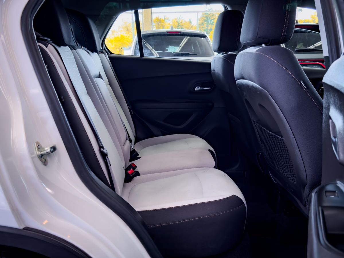 2020 Chevrolet Trax LS photo 27