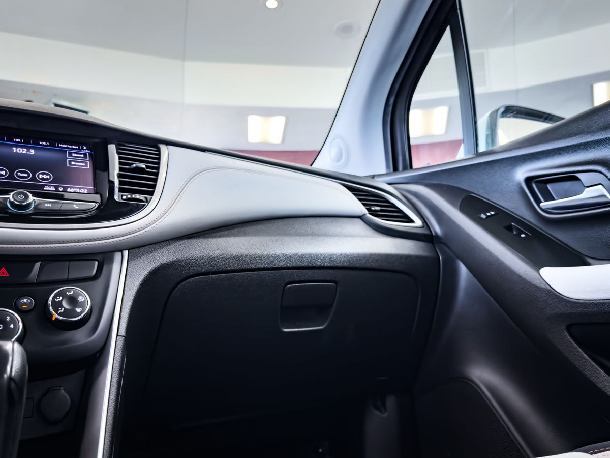 2020 Chevrolet Trax LS photo 30