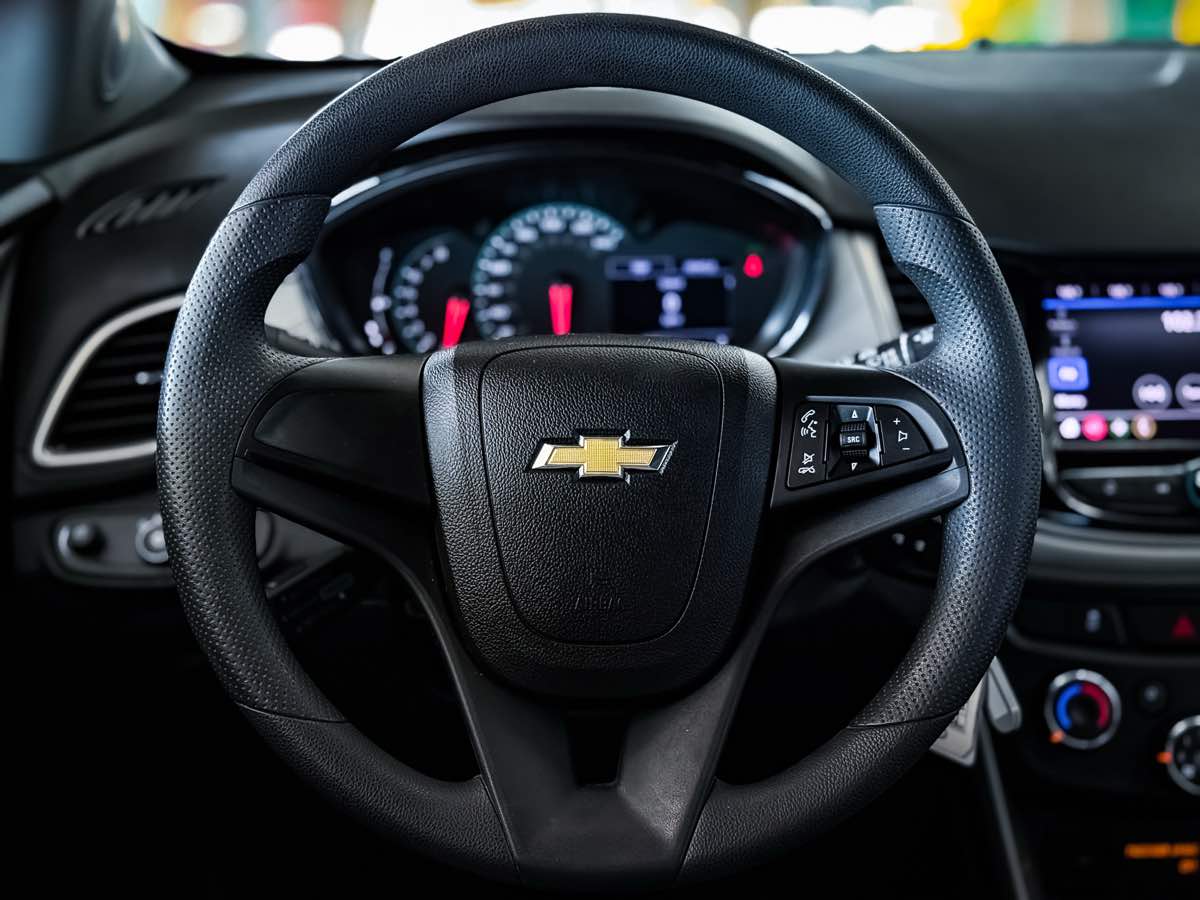 2020 Chevrolet Trax LS photo 32