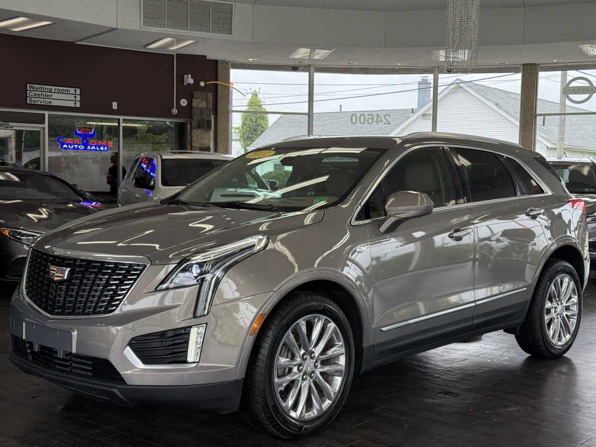 2017 Cadillac XT5 Platinum photo 2