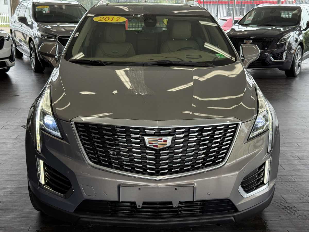 2017 Cadillac XT5 Platinum photo 3