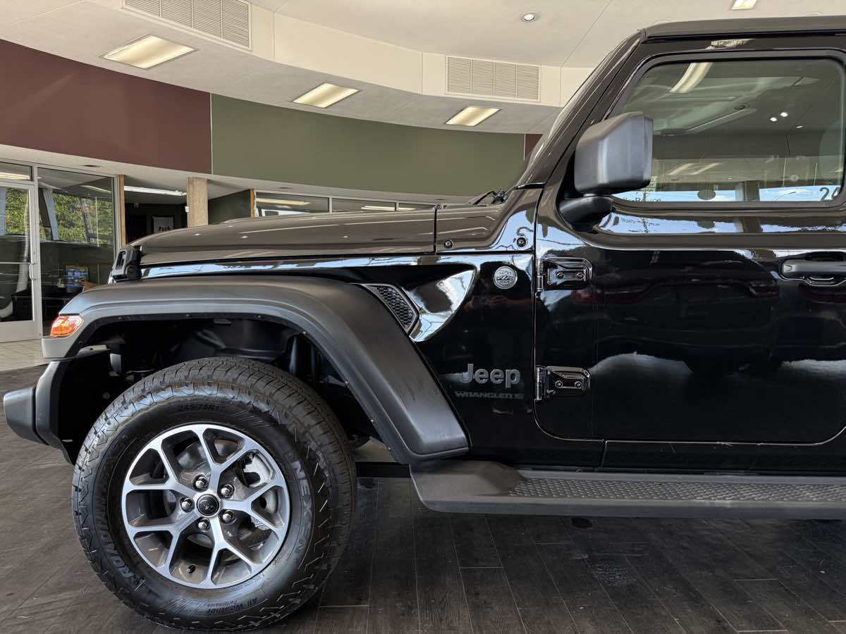 2024 Jeep Wrangler Sport S photo 18