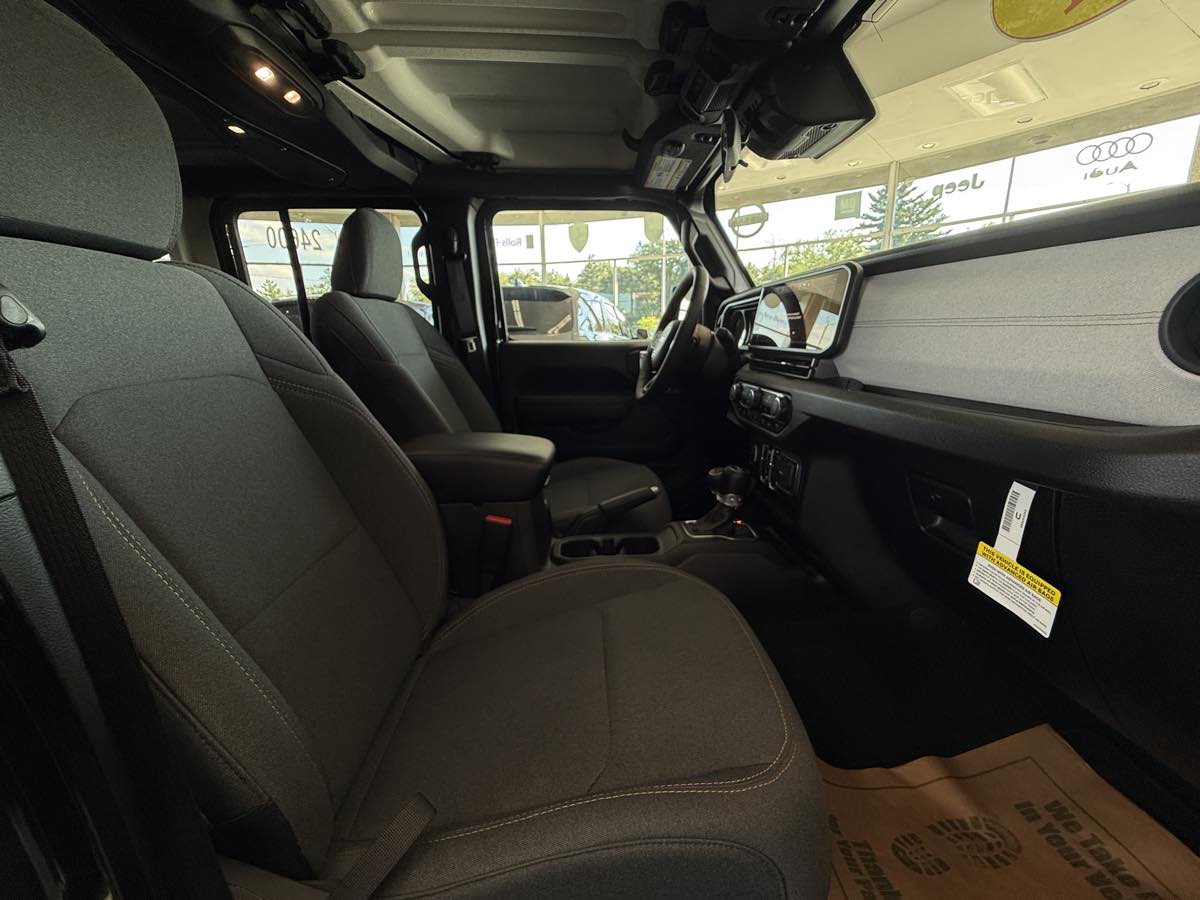 2024 Jeep Wrangler Sport S photo 26