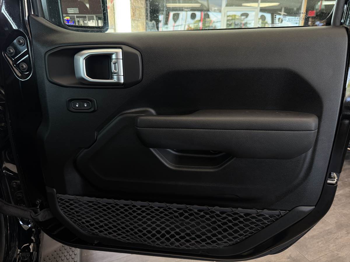 2024 Jeep Wrangler Sport S photo 27
