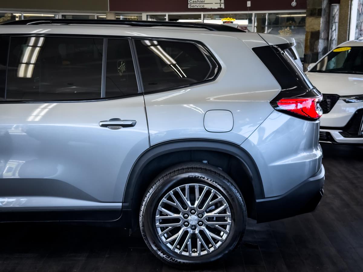2025 Gmc Acadia Elevation Black Edition photo 3