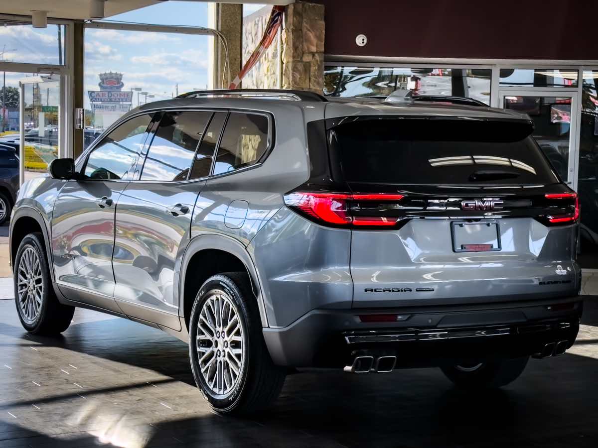 2025 Gmc Acadia Elevation Black Edition photo 4