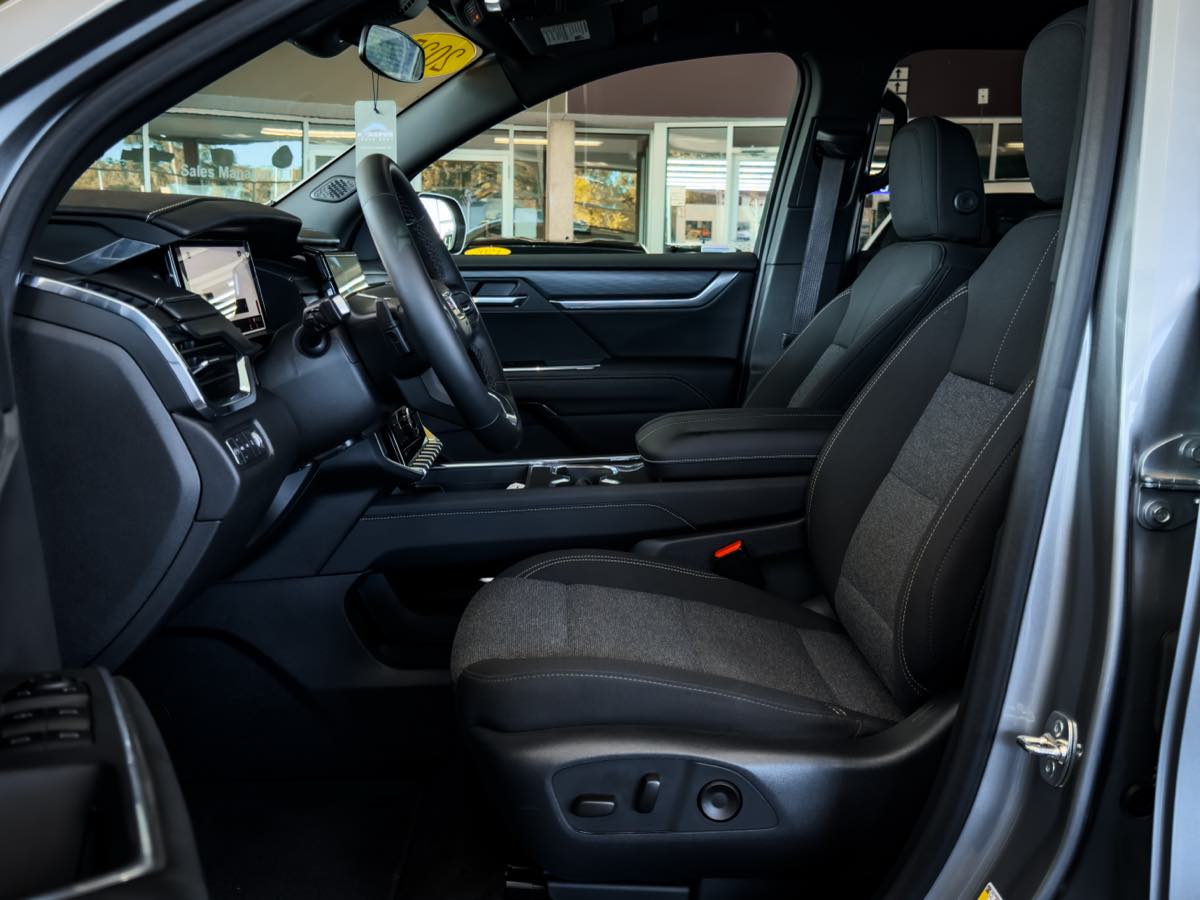 2025 Gmc Acadia Elevation Black Edition photo 18