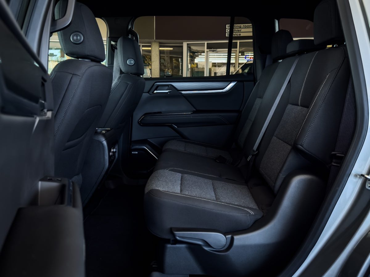 2025 Gmc Acadia Elevation Black Edition photo 19