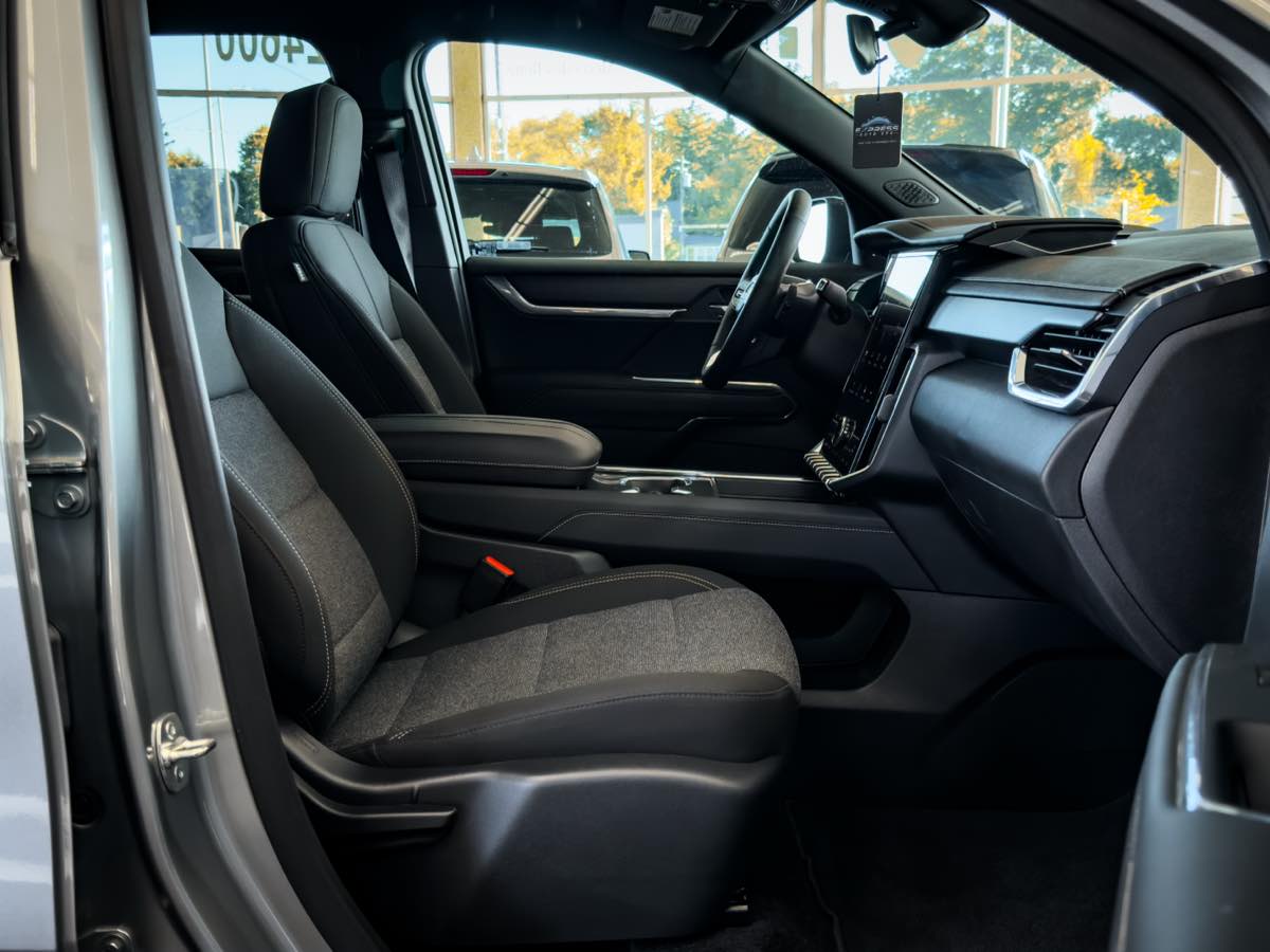 2025 Gmc Acadia Elevation Black Edition photo 22