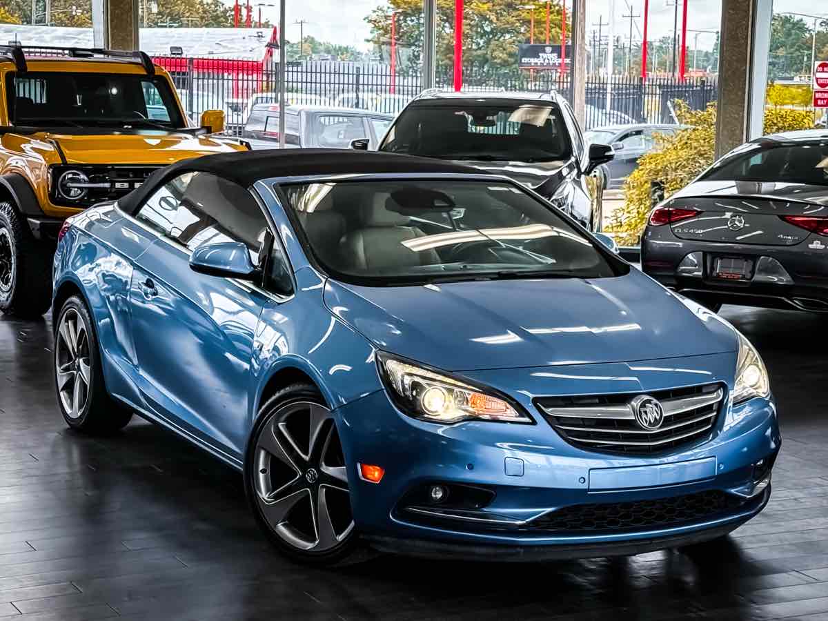2017 Buick Cascada photo 2