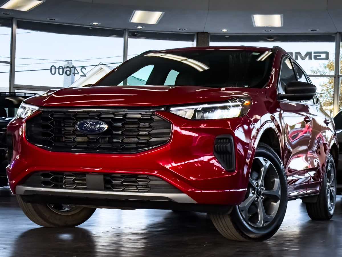 2024 Ford Escape ST-Line photo 4
