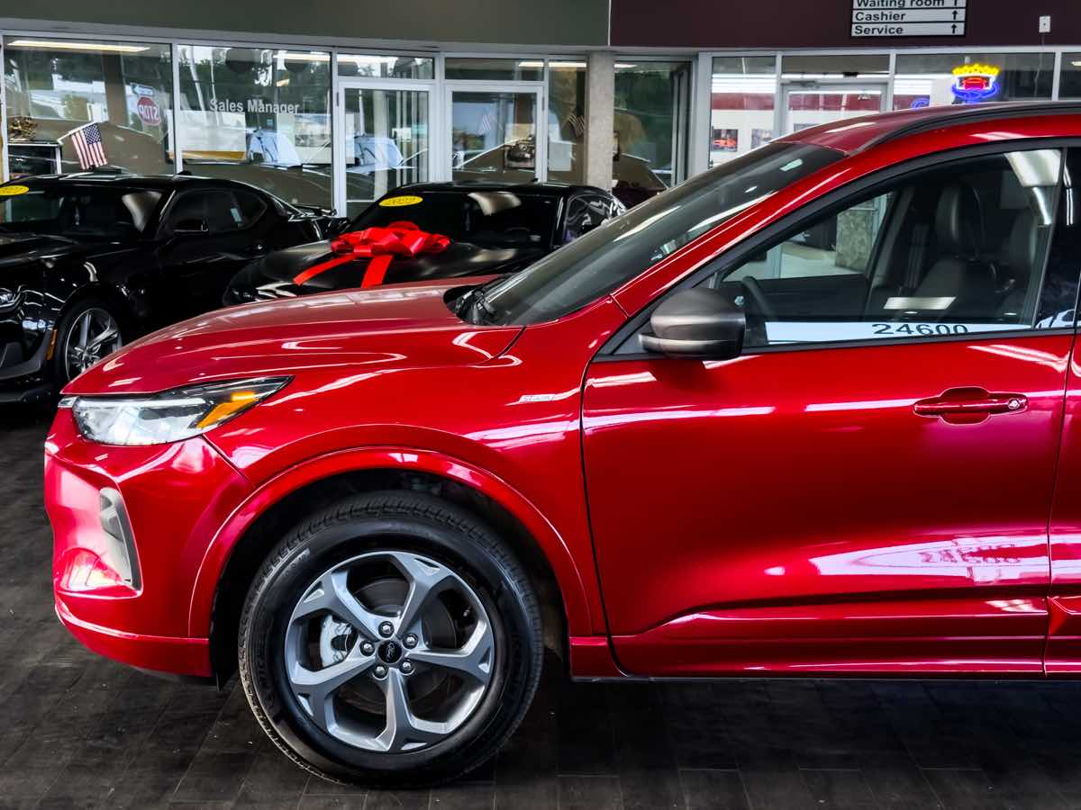 2024 Ford Escape ST-Line photo 6