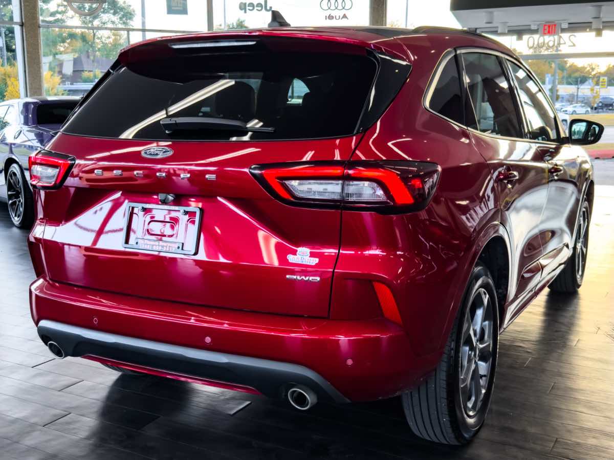 2024 Ford Escape ST-Line photo 10