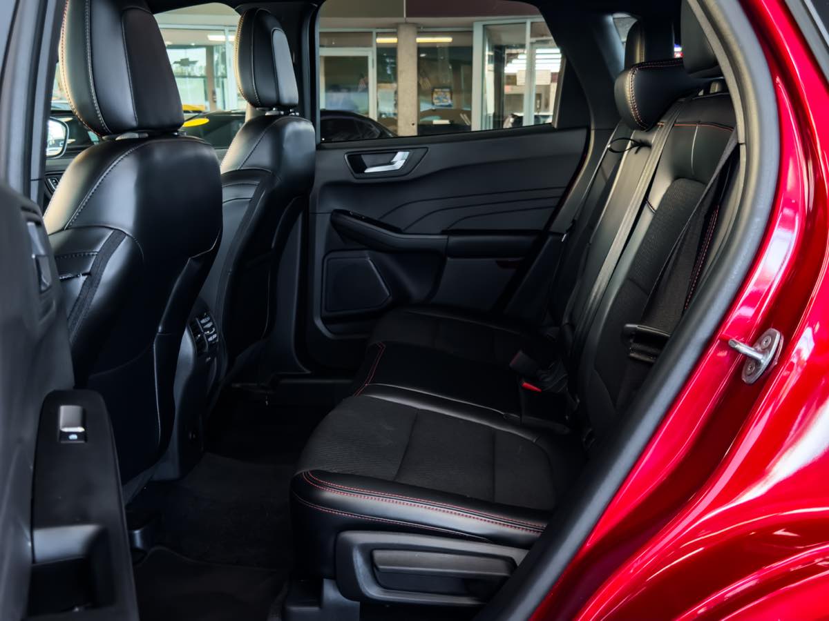 2024 Ford Escape ST-Line photo 21