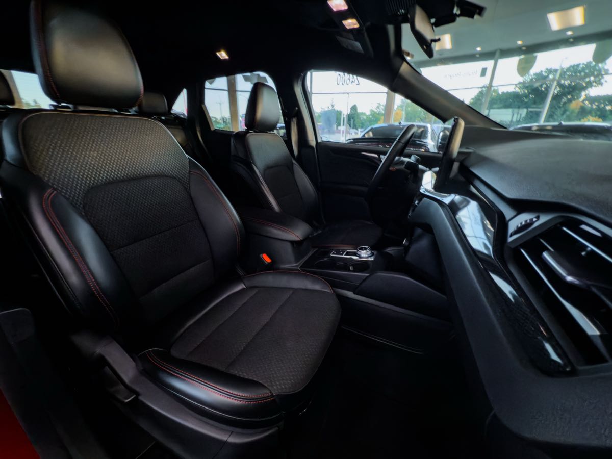 2024 Ford Escape ST-Line photo 25