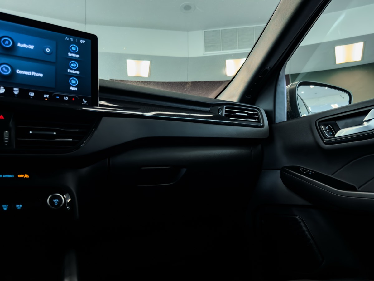 2024 Ford Escape ST-Line photo 27