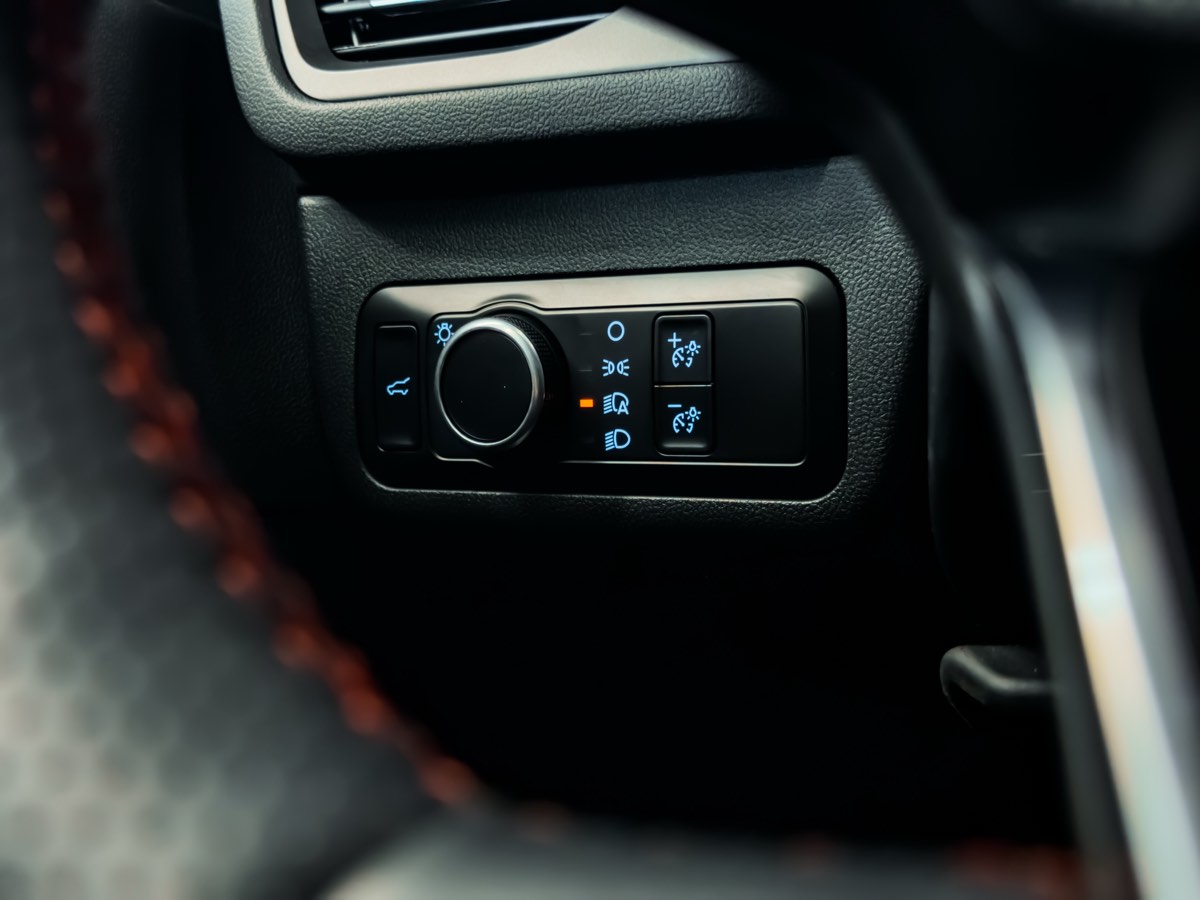 2024 Ford Escape ST-Line photo 33