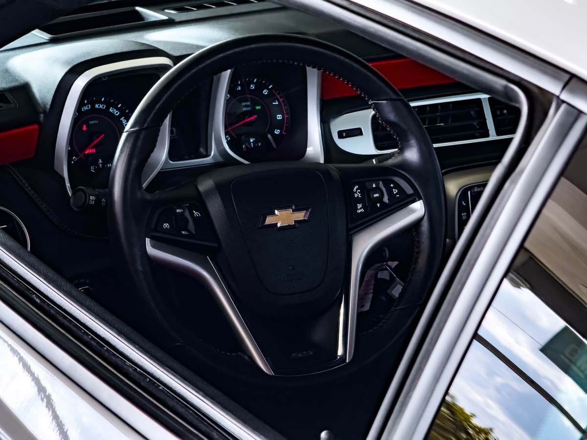 2014 Chevrolet Camaro SS photo 23