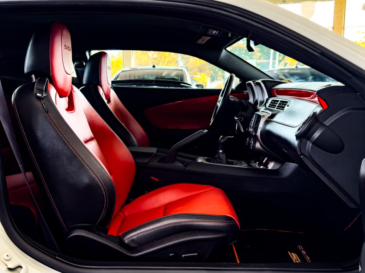 2014 Chevrolet Camaro SS photo 25