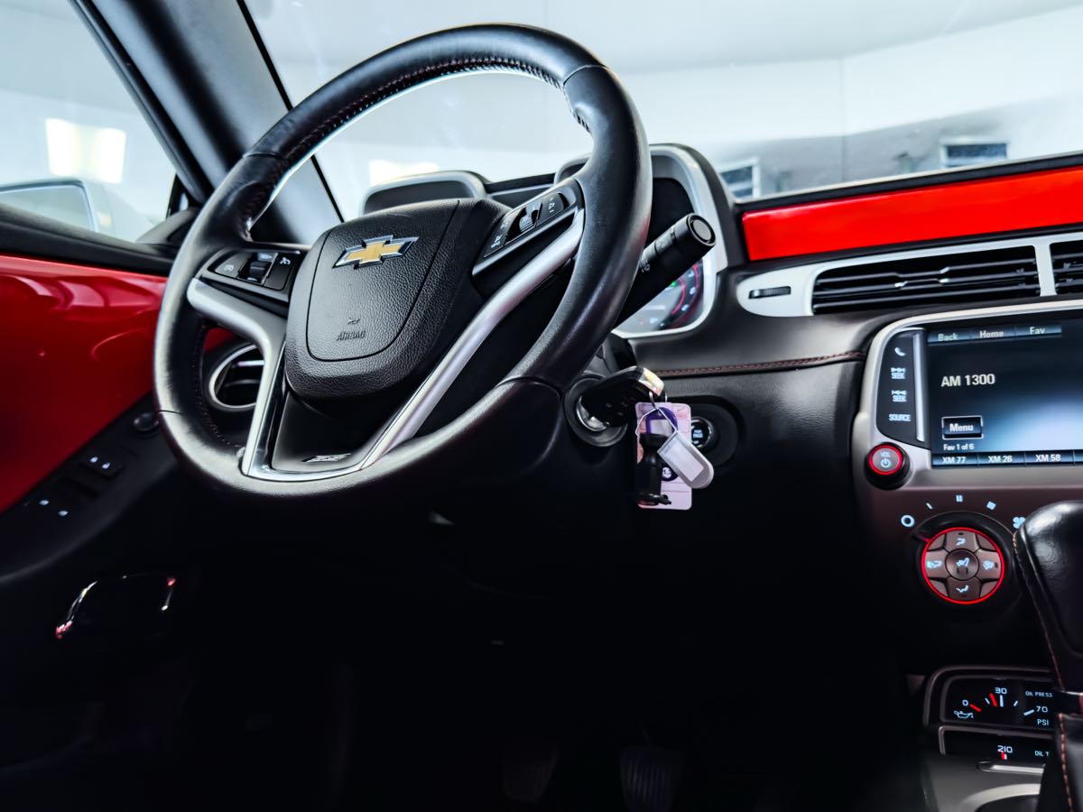 2014 Chevrolet Camaro SS photo 29