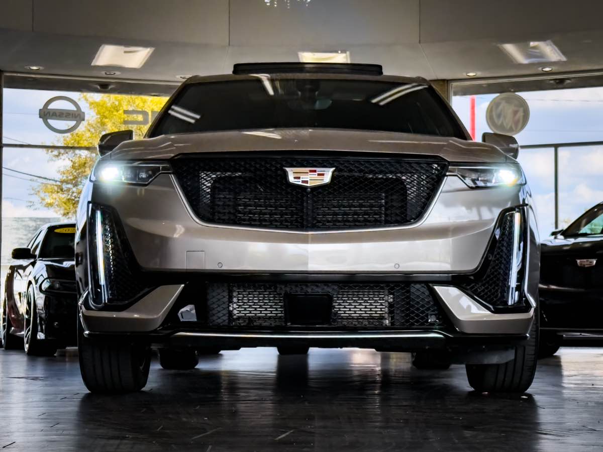 2023 Cadillac XT6 Sport photo 4