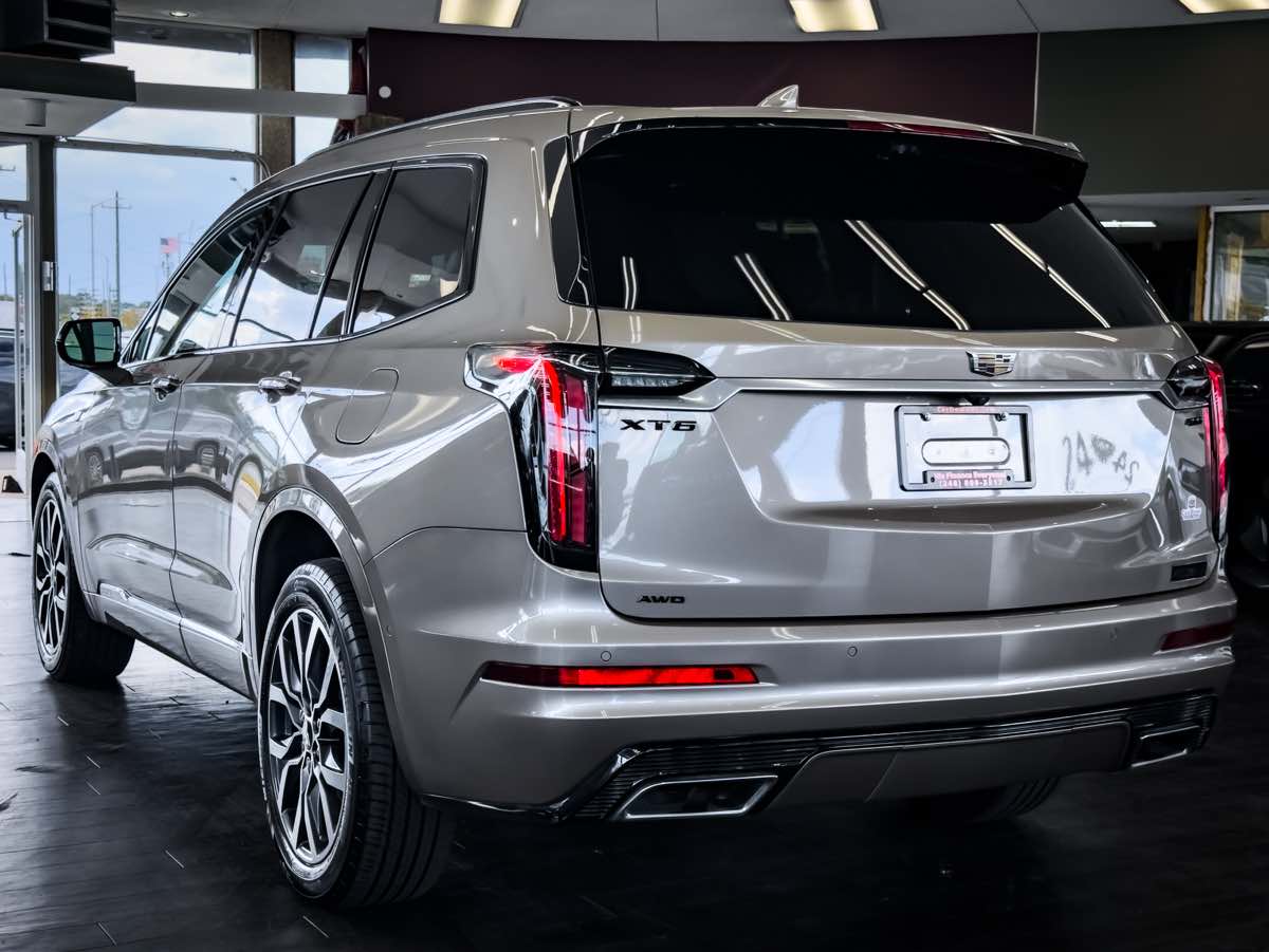 2023 Cadillac XT6 Sport photo 9