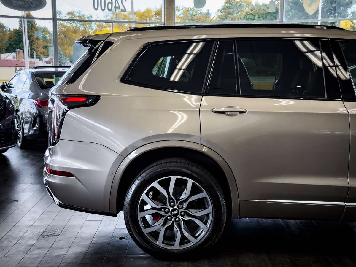 2023 Cadillac XT6 Sport photo 12